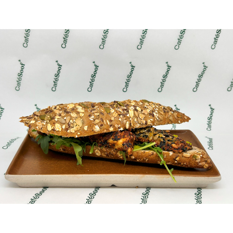 Broodje Krokante Aubergine met doperwten hummus