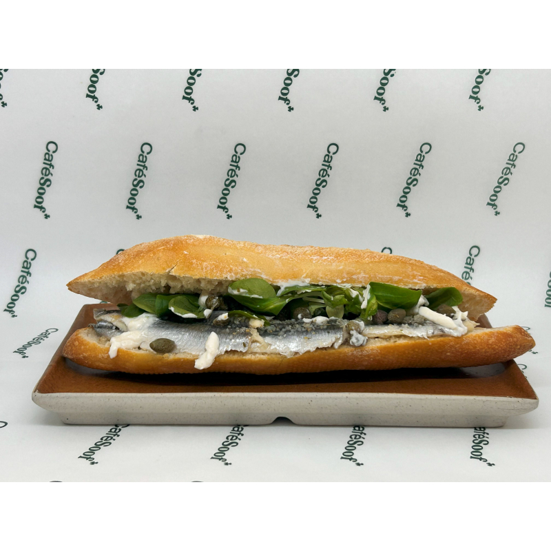 Broodje Ansjovis met kappertjes en tahinisaus