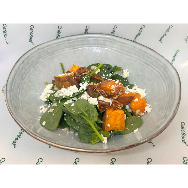 Zoete Aardappel Salade met feta, dadels en pecan