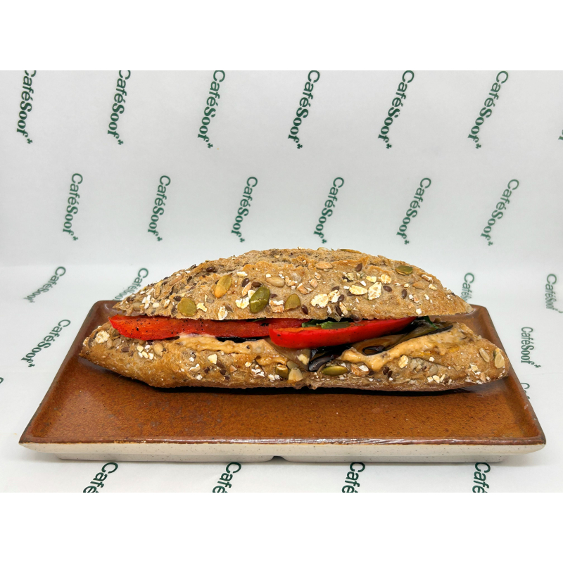 Broodje Baba Ganoush met gegrilde groenten