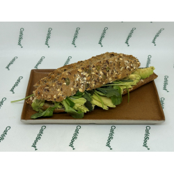 Broodje Avocado-Komkommer Spread met lente ui en afalfa