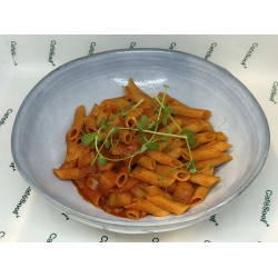 Penne a la Norma van aubergine en tomaat